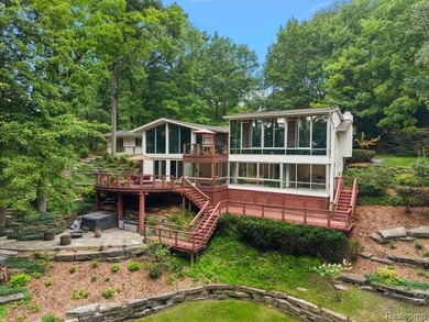 Architecturally striking, walkout ranch, with timeless - photo 1