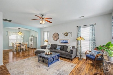 Welcome home to this beautifully updated 3-bedroom, 2.5-bath - photo 4
