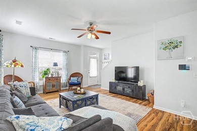 Welcome home to this beautifully updated 3-bedroom, 2.5-bath - photo 6