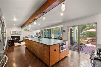 Architecturally striking, walkout ranch, with timeless - photo 10