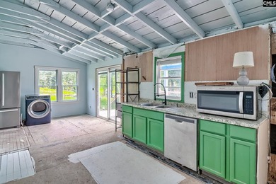PRICED TO SELL! Lake Murray waterfront opportunities at this - photo 14