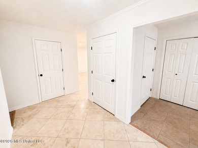 Welcome to one of North Biloxi's most sought-after - photo 15