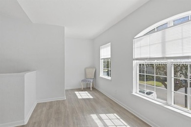 Beautifully updated remodeled second floor Villa. 2 bedrooms, 2 - photo 20