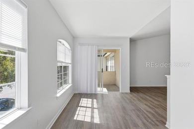 Beautifully updated remodeled second floor Villa. 2 bedrooms, 2 - photo 21