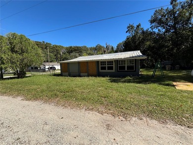 Lake Eustis Home Sale Pending in Leesburg Florida