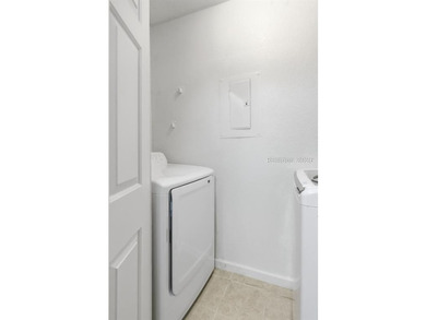 Beautifully updated remodeled second floor Villa. 2 bedrooms, 2 - photo 23