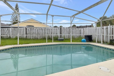 Welcome to this beautiful 4-bedroom, 2.5-bath pool home in the - photo 27