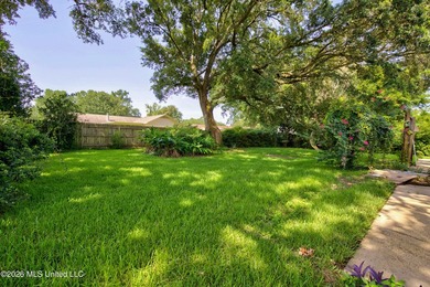Welcome to one of North Biloxi's most sought-after - photo 30