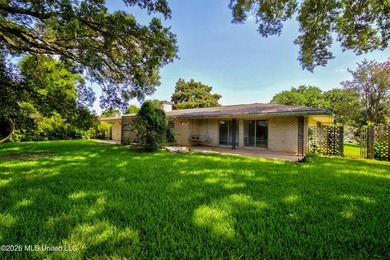 Welcome to one of North Biloxi's most sought-after - photo 31