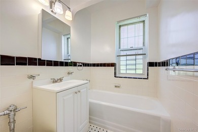 Welcome to this stunning 2-Bedroom, 1-Bath apartment in an - photo 31
