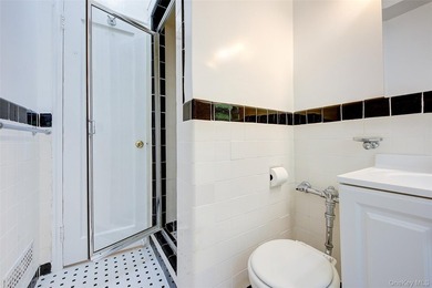 Welcome to this stunning 2-Bedroom, 1-Bath apartment in an - photo 32