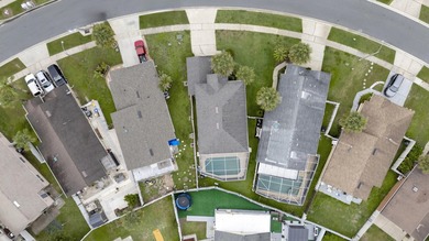 Welcome to this beautiful 4-bedroom, 2.5-bath pool home in the - photo 32