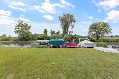 Diamond Lake-Deeded Lake Access, Relax on the full size deck - photo 37
