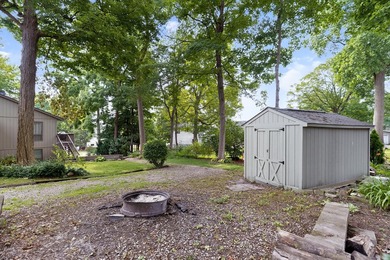 Diamond Lake-Deeded Lake Access, Relax on the full size deck - photo 42