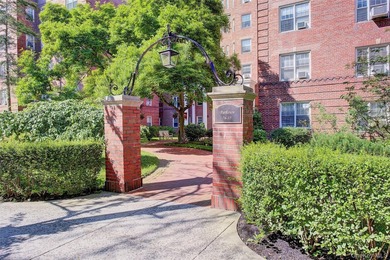 Welcome to this stunning 2-Bedroom, 1-Bath apartment in an - photo 44