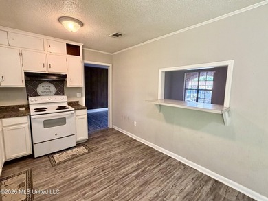 Investor Special ! Brick Home on a Slab. Your chance to do a - photo 8
