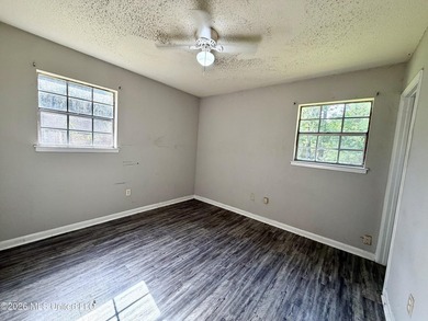Investor Special ! Brick Home on a Slab. Your chance to do a - photo 9