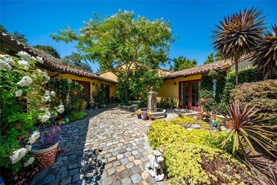 Maison du Soleil-perched in the highly desirable Royal Heights - photo 7