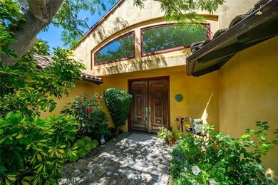 Maison du Soleil-perched in the highly desirable Royal Heights - photo 8