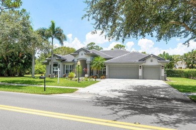 Beautiful, completely renovated,single family home in the quaint - photo 3