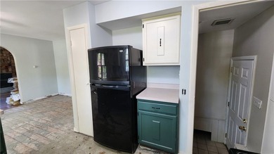 Opportunity is knocking! The downstairs needs the buyer to - photo 12