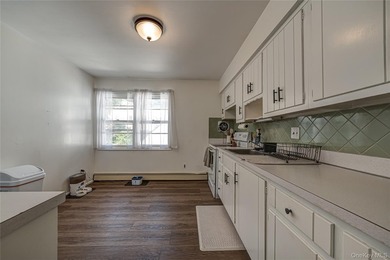 Bring your vision to this rare Huntington Village find! 6 - photo 15