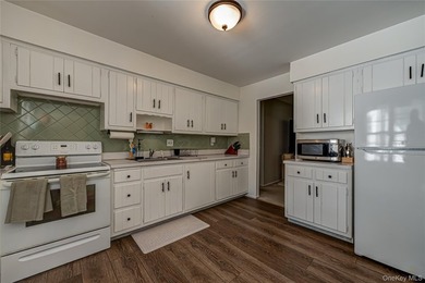 Bring your vision to this rare Huntington Village find! 6 - photo 16