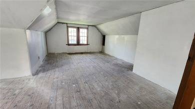 Opportunity is knocking! The downstairs needs the buyer to - photo 21