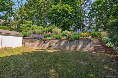 Bring your vision to this rare Huntington Village find! 6 - photo 21