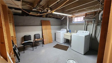 Opportunity is knocking! The downstairs needs the buyer to - photo 25
