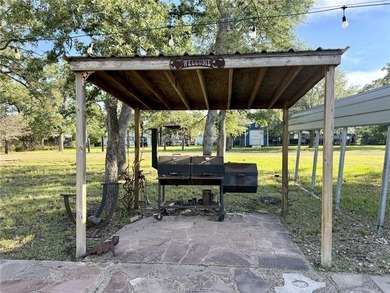 Welcome to your spacious lake-area retreat in Birch Creek Forest - photo 27