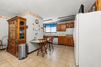 Spacious 4-bedroom, 3.5-bath brick home situated on 2.74+/- - photo 10