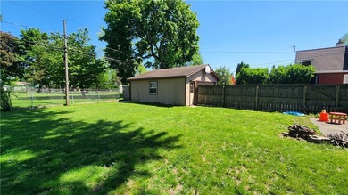 Opportunity is knocking! The downstairs needs the buyer to - photo 32