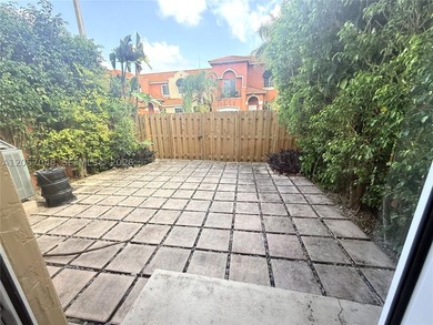 Welcome home to this cozy and beautifully maintained property - photo 3
