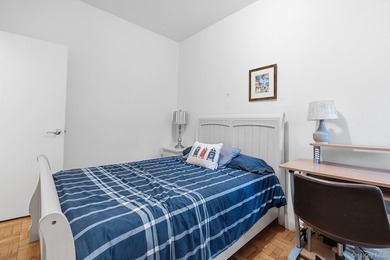 Spacious two-bedroom conveniently located on a dead-end - photo 13