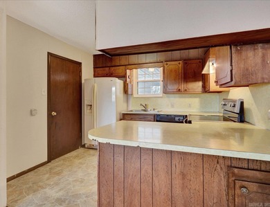 Nice and quiet neighborhood off Cedar Glades Road, close to