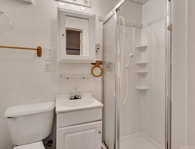 Nice and quiet neighborhood off Cedar Glades Road, close to