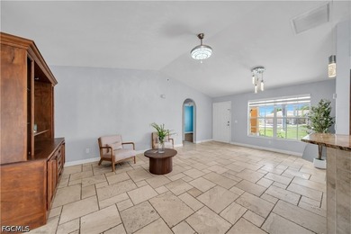 Welcome to this beautifully maintained 4-bedroom, 2-bathroom - photo 18
