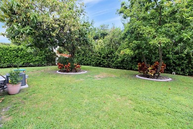 Own in the Heart of the Design District! Charming and bright - photo 22
