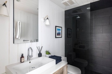 No details were spared in this impeccably styled modern beach - photo 22