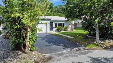 Own in the Heart of the Design District! Charming and bright - photo 29