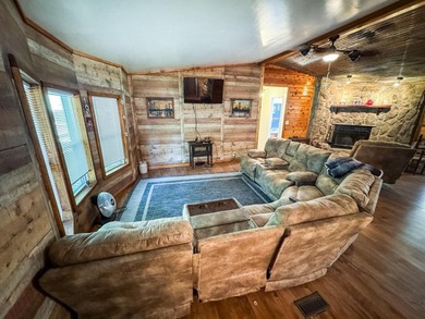 Welcome to a truly exceptional and multi-functional retreat on - photo 3