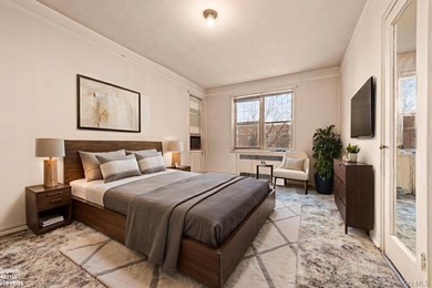 A great opportunity awaits in Forest Hills South. This spacious - photo 3
