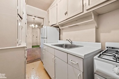 A great opportunity awaits in Forest Hills South. This spacious - photo 9