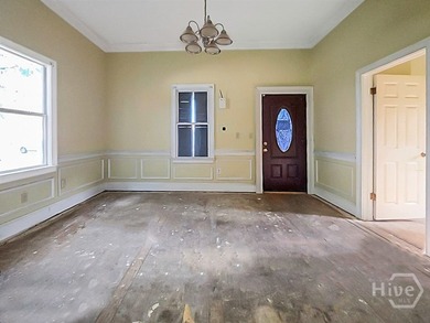 Charming Eastside Bungalow located in the Victorian District on - photo 8