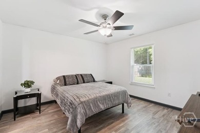 What a Deal! This beautifully maintained 4-bedroom, 2-bathroom - photo 9