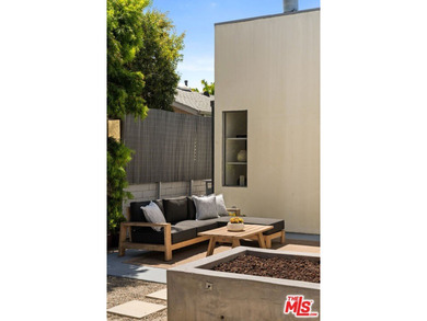 Welcome to 1076 Palms Boulevard - a rare architectural compound - photo 19