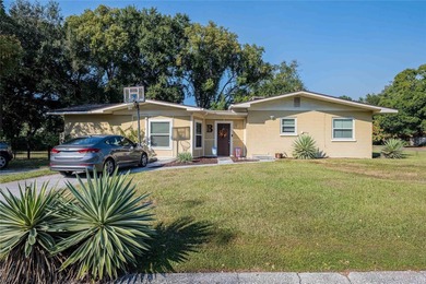 Lake Hollingsworth Home Sale Pending in Lakeland Florida