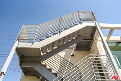 Welcome to 1076 Palms Boulevard - a rare architectural compound - photo 27