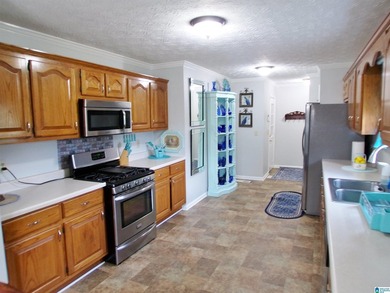 A beautiful spacious garden home in the White Plains school - photo 2